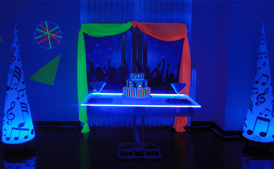 Decoração aniversário neon teen